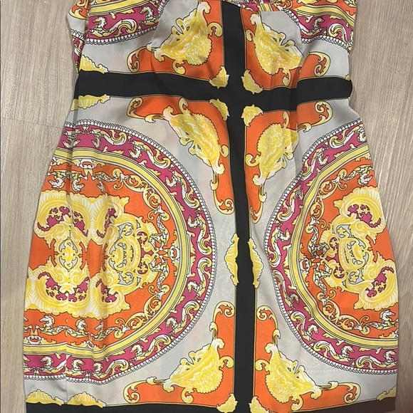 Melanie Lyne Colorful 100 percent silk skirt with Ornate Patterns - Picture 8 of 9